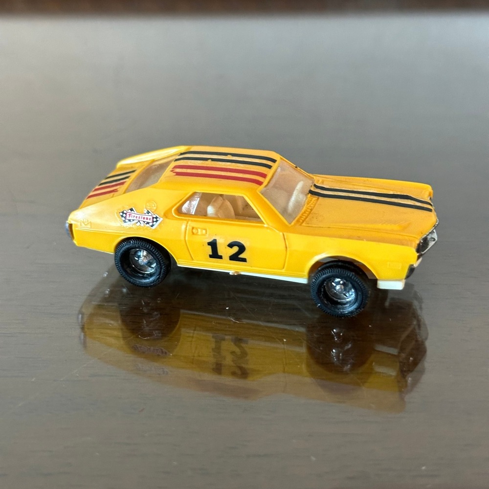 Vintage Lindberg Line AMX-American No 28 Yellow Racing Car Diecast 12 Firestone